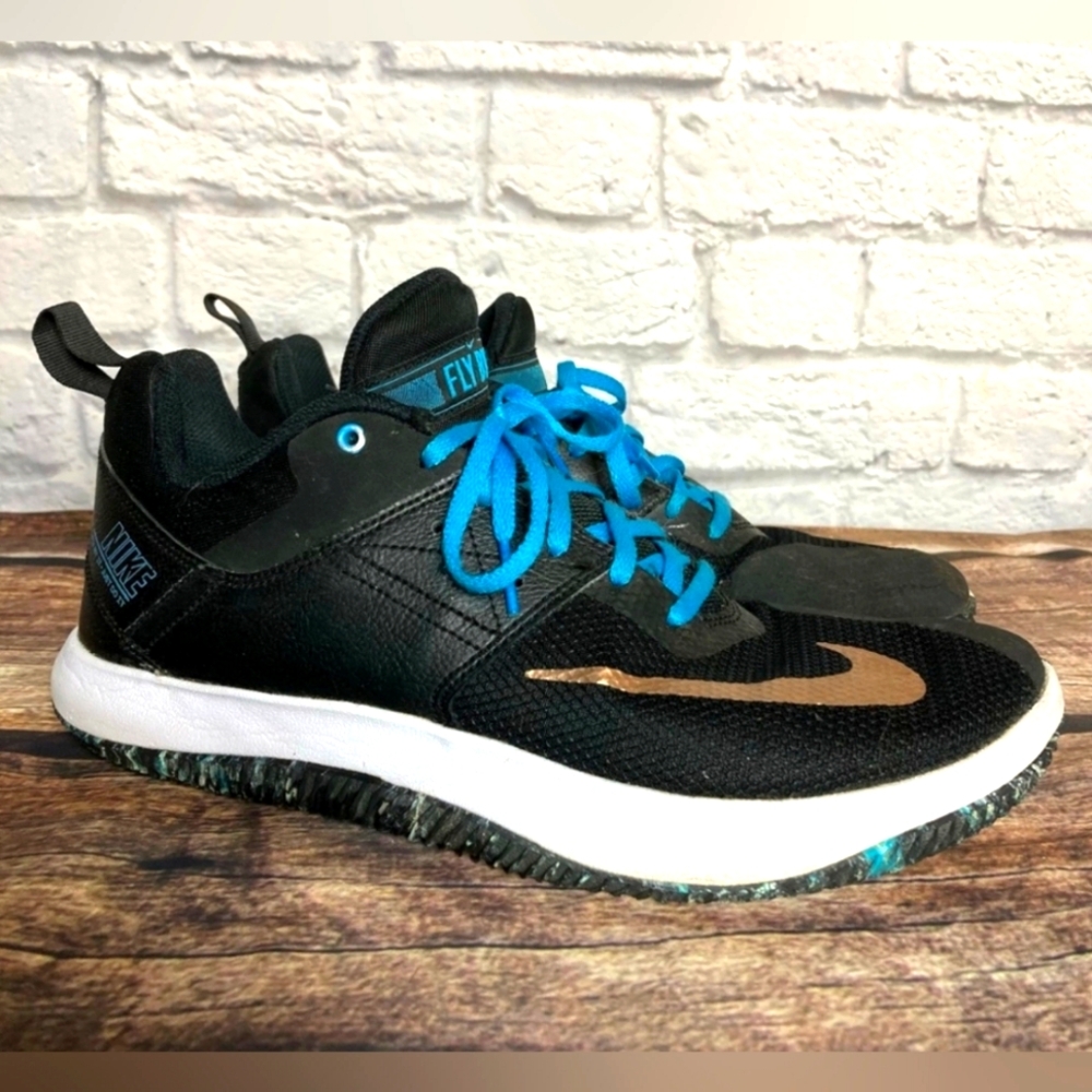 Nike fly basket ball shoes